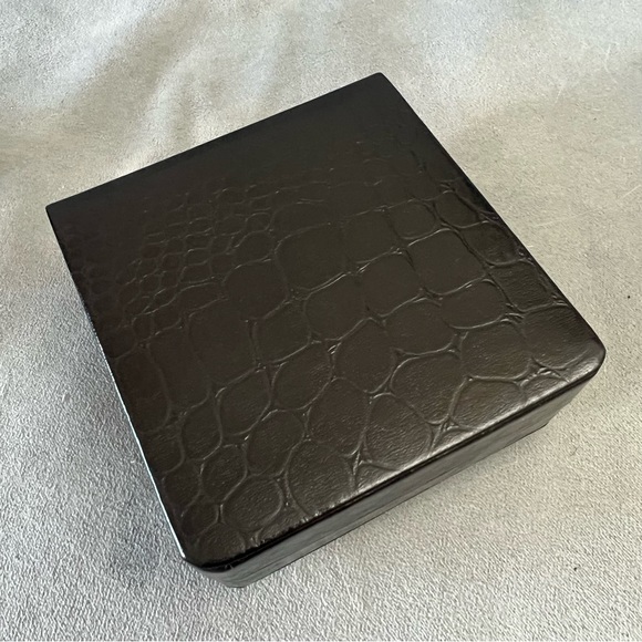 JUSTIN DAVIS Jewerly Box + Outer Box 3.90x3.90x1.90 inches - Picture 6 of 7